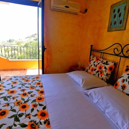 Ferienwohnung Baciati Dal Sole Zambrone Exterior foto