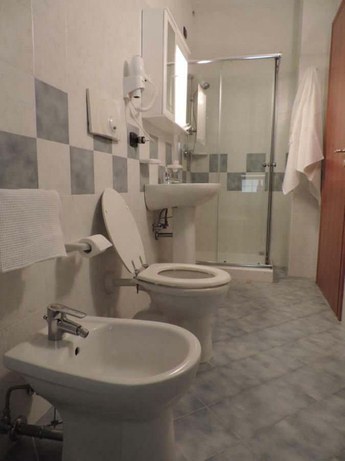 Ferienwohnung Baciati Dal Sole Zambrone Exterior foto